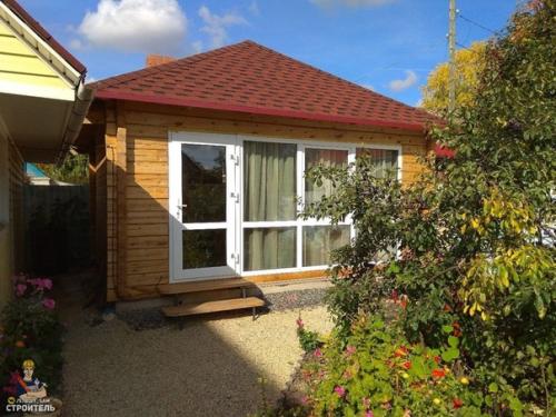 Строили беседку, а получился полноценный домик. 08