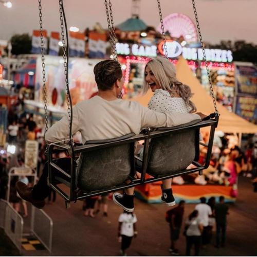 Классная позитивная Love Story в парке аттракционов. 02