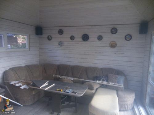 Строили беседку, а получился полноценный домик. 09