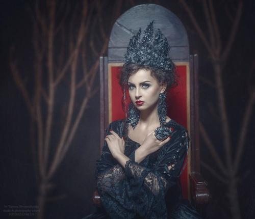 Возлюбленную его звали Маргаритою Николаевной. 05