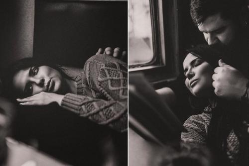 Две кружки чёрного чая, плед, старая гитара и песни о любви. 06