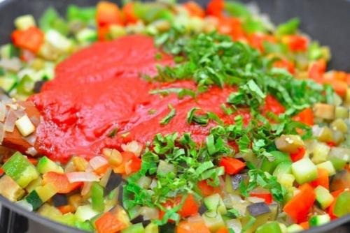 Бисквитный торт пропитанный сгущенкой. 01