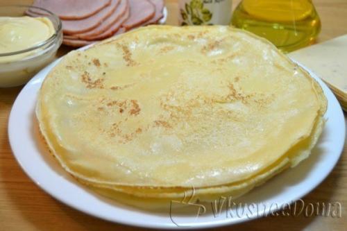 Блинные рулетики с начинкой из ветчины и сыра. 04