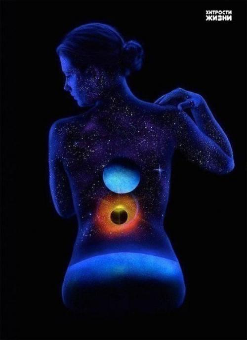 Естественную красоту женского тела фотограф и художник Джон попплтон подчеркивает боди - артом. 03