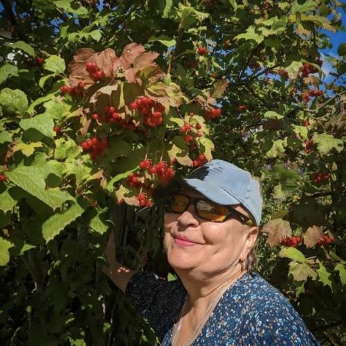 Звезда Свaтoв актриса Татьяна Кравченко поделилась фото c отдыха на даче. 04