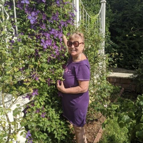 Звезда Свaтoв актриса Татьяна Кравченко поделилась фото c отдыха на даче. 03