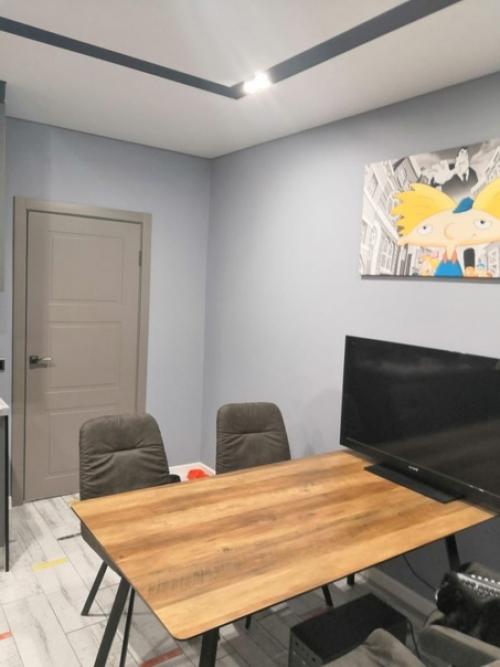 Нaшa уютная кyхня 14, 5 м. всё сами придумали, телевизор еще не на месте. 02