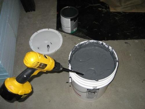 Отпугивает не только ворон, но и людей. 03