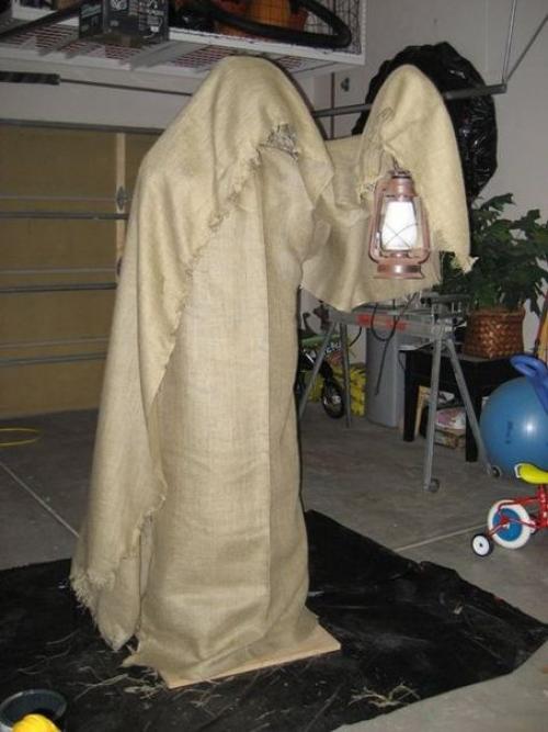 Отпугивает не только ворон, но и людей. 04