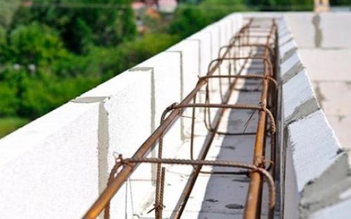 Для чего нужен армопояс в доме из газобетона и как его сделать правильно? 01