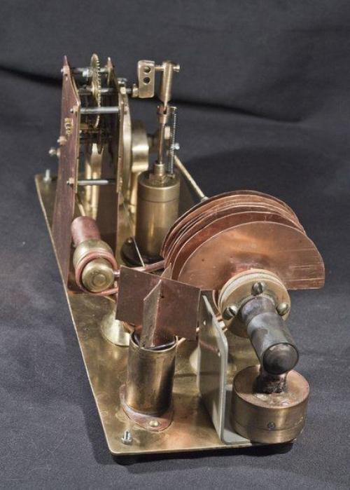 Двигатель стирлинга от нашего подписчика. 03