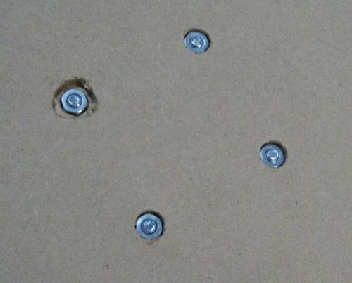 Отпугивает не только ворон, но и людей. 01