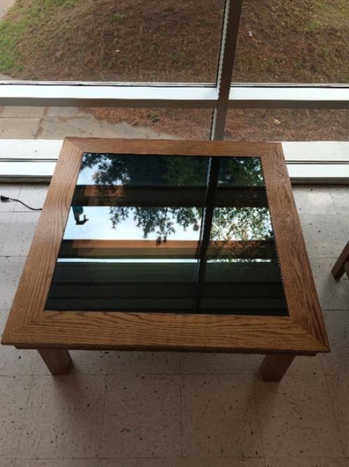 Стол с эффектом иллюзии глубины. 05