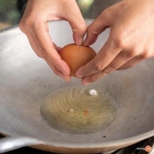 Пад капао (обжаренный свиной фарш с базиликом и с яйцом. 02 Пад капао (обжаренный свиной фарш с базиликом и с яйцом. 02