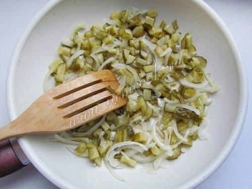 Солянка с колбасой и курицей. 05