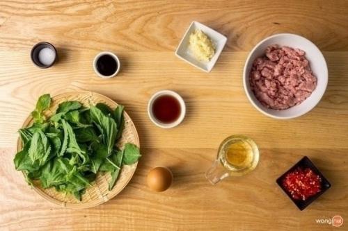 Пад капао (обжаренный свиной фарш с базиликом и с яйцом. 01 Пад капао (обжаренный свиной фарш с базиликом и с яйцом. 01