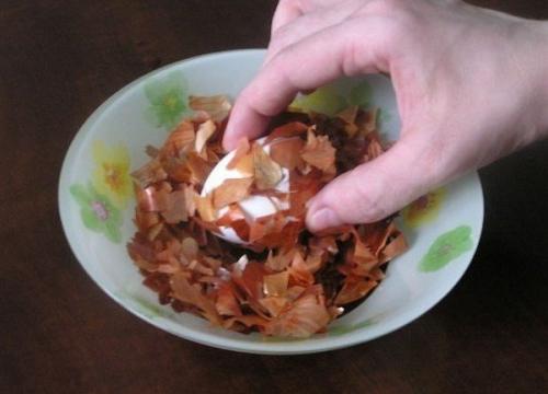 Мы красим яйца оригинальным способом. 03