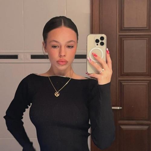 Инстасамка в разговоре с Натальей шик рассказала о скандале с визажистами, который произошел три года назад. 02