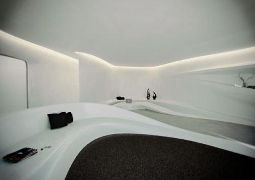 Отель, похожий на космический корабль. 04