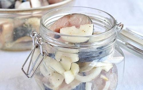 Скумбрия маринованная?   Можно, конечно, купить в супермаркете готовую маринованную скумбрию. 02