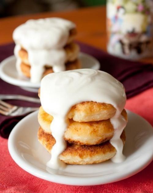 Сырники. Я долгое время перебирала разные рецепты сырников, прежде чем нашла тот Самый - именно тот, которым мне захотелось поделиться. 04