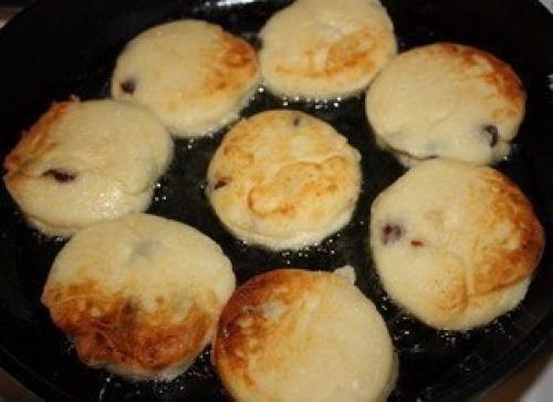 Сырники. Я долгое время перебирала разные рецепты сырников, прежде чем нашла тот Самый - именно тот, которым мне захотелось поделиться. 03