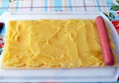 Сосиски с картофельным пюре в вафлях. 02