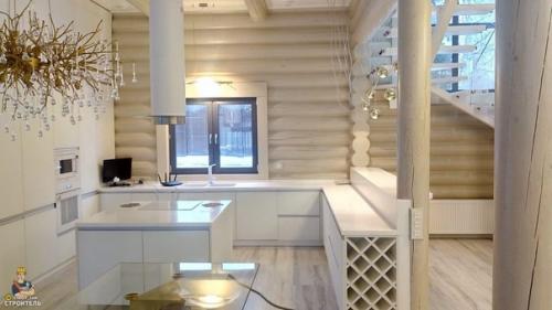 Достроили и сделали ремонт в доме. 02