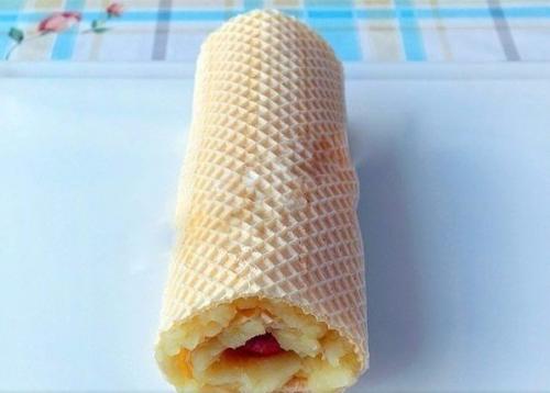 Сосиски с картофельным пюре в вафлях. 03