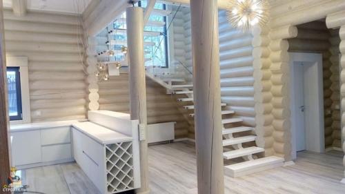 Достроили и сделали ремонт в доме. 08