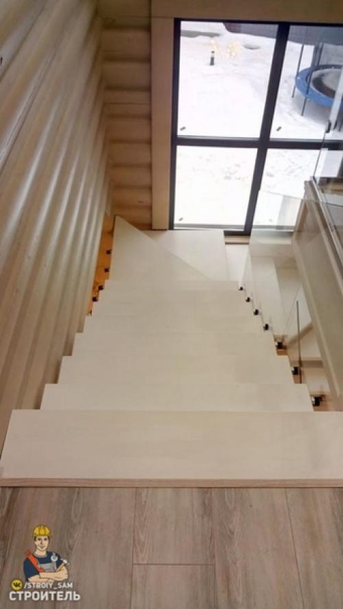 Достроили и сделали ремонт в доме. 03