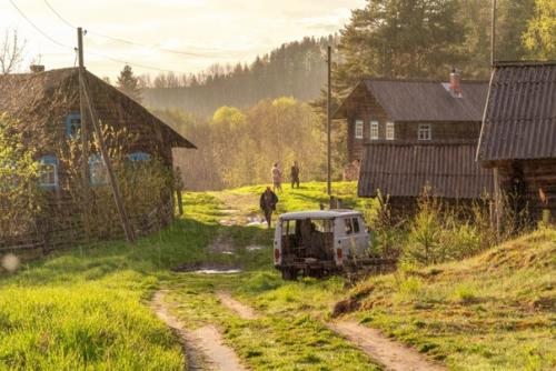 На фотографиях одна из деревень кенозерья, которую мы посещаем на лодке. 05