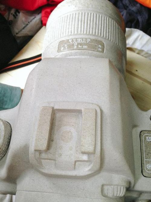 Каменный фотоаппарат Canon EOS 5D Mark II с объективом EF 35mm f/1. 04