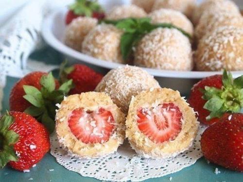 Топ - 10 десертов с клубникой без выпекания. 07