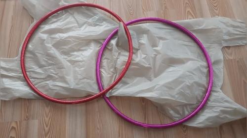 С помощью двух обручей у вас получится отличная вещица. 01