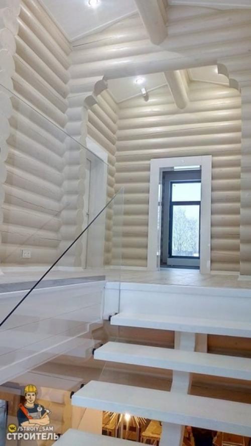 Достроили и сделали ремонт в доме. 01