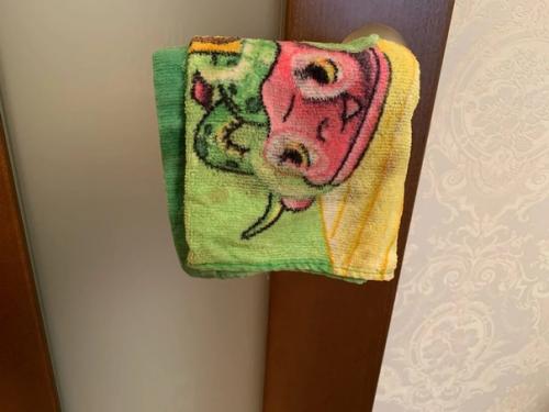 Зачем я полотенца на дверные ручки в квартире вешать. 02