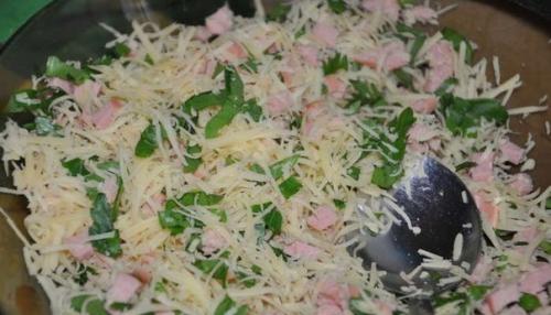 Нет ничего проще чем приготовить эти замечательные и сытные пирожки. 01