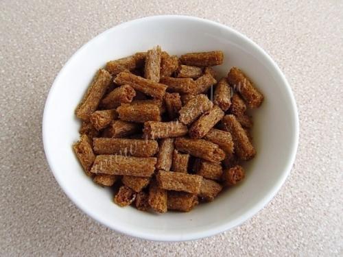 Салат с сухариками и копчёной колбасой. 03 Салат с сухариками и копчёной колбасой. 03