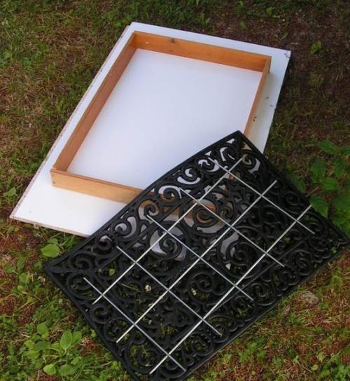 Дачный лайфхак. Плитка для садовой дорожки с помощью ажурного резинового коврика. 03