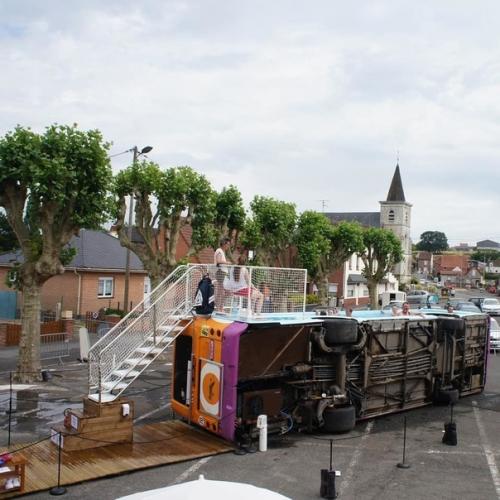 Автобусный бассейн.  Подержанный автобус производства бенедетто буфалино. 02