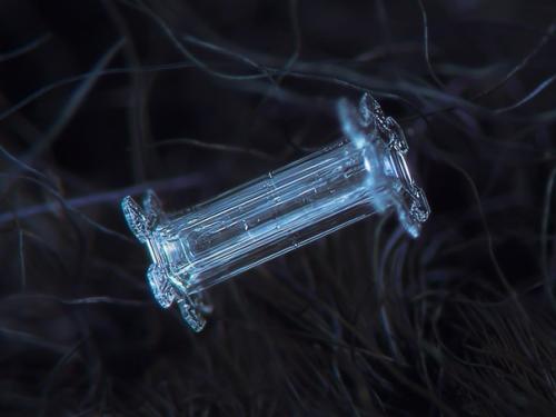 Потрясающие макрофотографии снежинок. 04