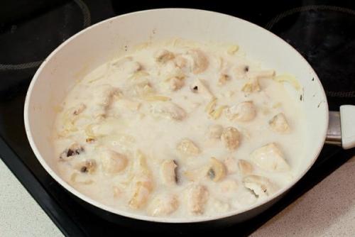 Куриная печень с грибами в сливочном соусе. 04