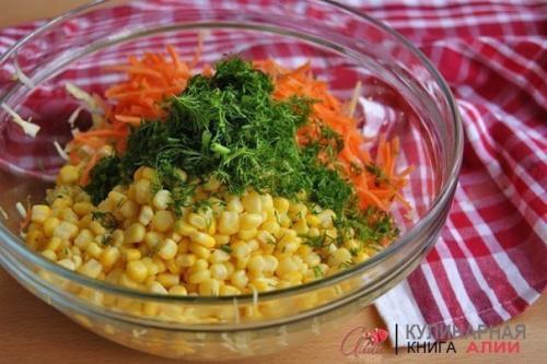 Салат с капустой, кукурузой и без майонеза! 03