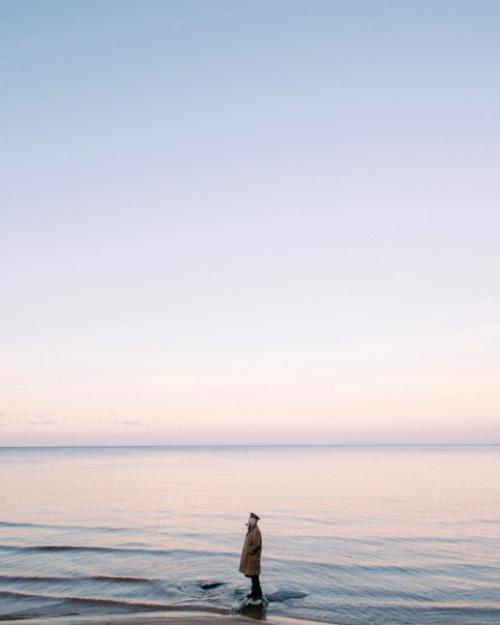 Фотограф Саша Никитин снял морскую историю со своим отцом в главной роли. 04