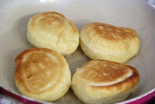 Пышные оладьи на кефире без яиц. 05