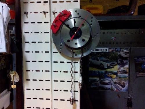 Самодельные настенные часы из автомобильного тормозного диска. 08