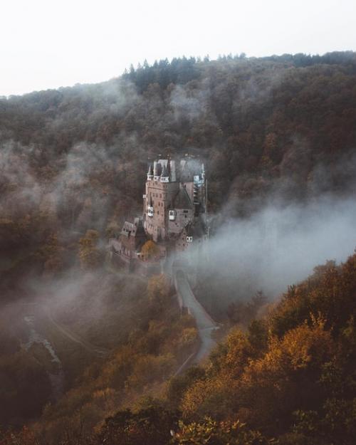 Драматичная атмосферная обработка пейзажа в Lightroom в модных коричневых Moody тонах в стиле популярного немецкого фотографа. 04