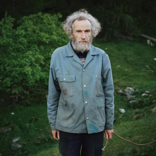 Стилист подобрал новый, освежающий вид, цвет волос, прическу и макияж. 08