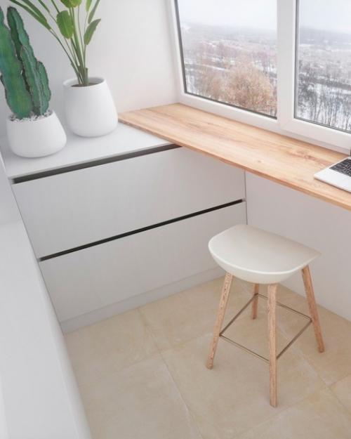 Несколько ракурсов легкого и светлого интерьера лоджии, площадью 4, 3 метра. 04